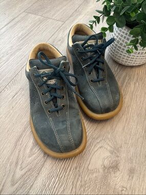 Vintage Roots Dk Teal Leather Lace-Up Sneakers with Gum Sole